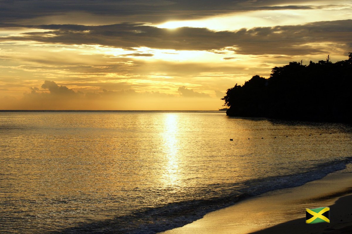 Tower Isle sunrise. One island, every kind of beauty. ❤️🇯🇲 #Travel #Jamaica #TowerIsle #Sunrise #Nature