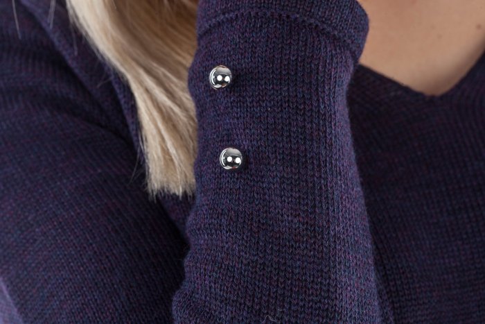 beeanddonkey's tweet photo. Sweter BEE&amp;DONKEY KNITWEAR śliwkowy z guziczkami przy rękawach. #guzik #beeanddonkey #sweter #slowfashion #handmade #dzianina #stylowo #style 

https://t.co/4AmrFuPEfH https://t.co/I0M4Q0zJZi