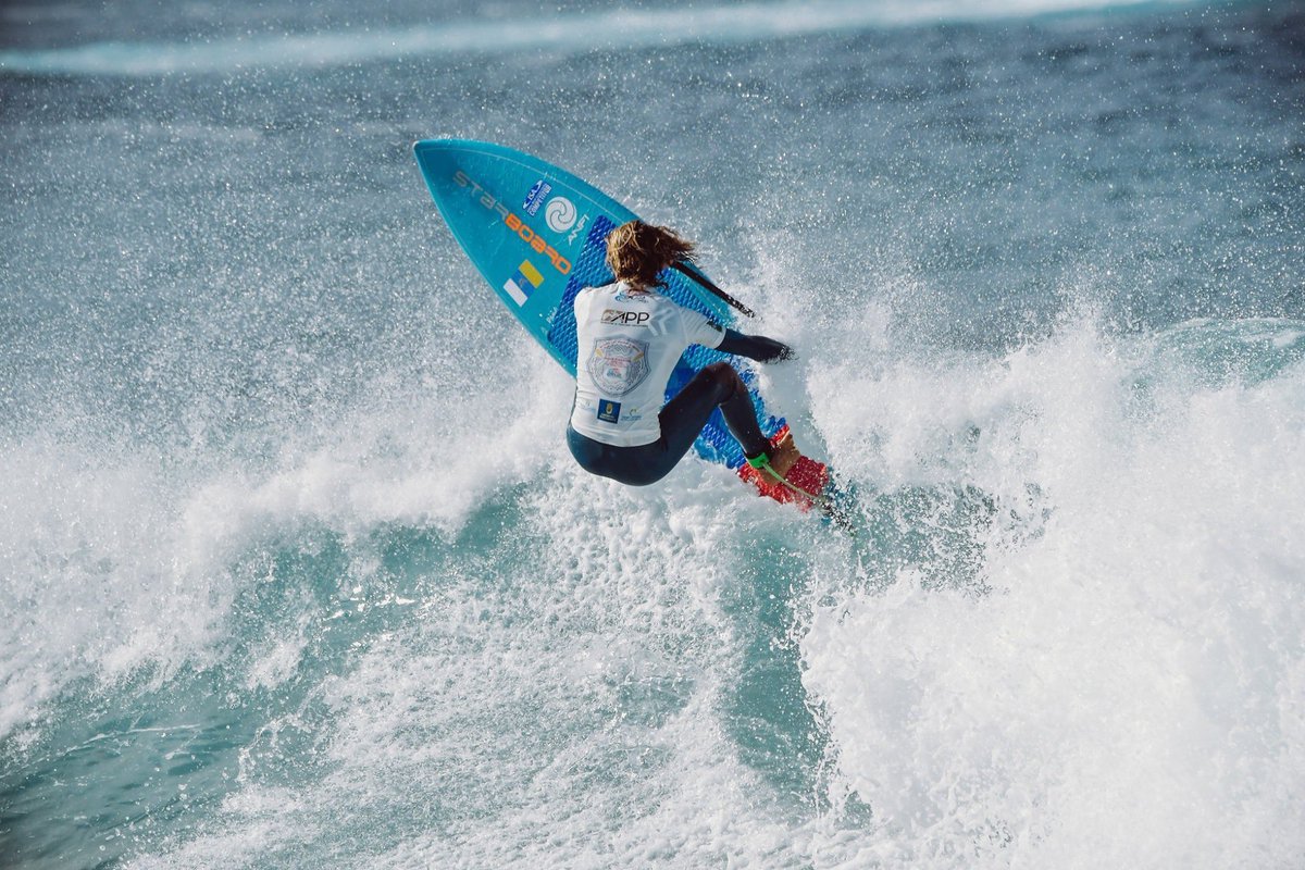 FESurfing_'s tweet photo. Iballa @morenotwins, Subcampeona del Mundo de Stand Up paddle surf 2019 @theappworldtour 

🏆 Suma y sigue 🏆

¡Imparable! ¡Qué grande eres!

#FESURFing® https://t.co/9lJ5ZksI6e