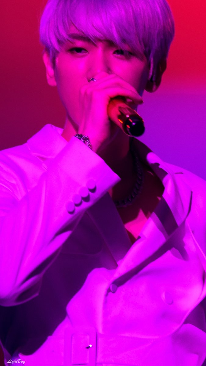 Lightdog04's tweet photo. 20191214
#EXplOrationKL 
#BAEKHYUHN  #백현
#EXO  #OBSESSION 
https://t.co/ScWy6qQara
https://t.co/FZtybxJjLQ
https://t.co/yYXRAcEtUo https://t.co/Pg6r0TkChS