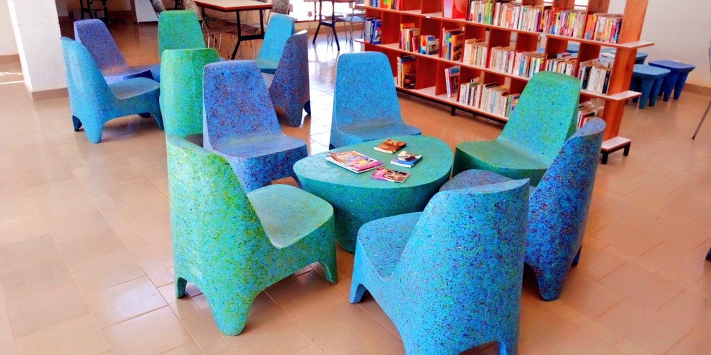 azoubig's tweet image. RT #bibsen RT lambayecenter: Oui à l&apos;économie circulaire pour optimiser l&apos;exploitation de nos matières premières ! 

#LearningCenter
#GreenLibrary
#environnement 
#recyclage 
#kebetu