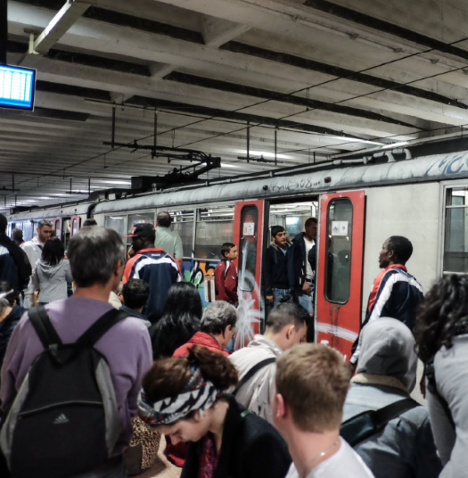 Legambiente's tweet photo. #Pendolari: ecco le 10 linee peggiori.
L’ex Circumvesuviana, la Roma Nord-Viterbo e la Roma-Ostia Lido anche quest’anno si confermano le linee ferroviarie peggiori d’Italia secondo l’anticipazione del dossier #Pendolaria di Legambiente.
https://t.co/PrguMg40dQ https://t.co/xnaJ1EkWJR