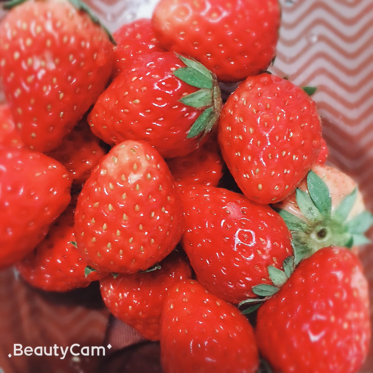 JenniferTong93's tweet photo. 🍓🍓🍓 https://t.co/oZ7xjlhLFR
