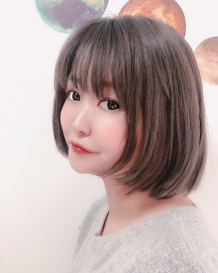 谷内友美 Tomomi Yachi A Twitter 結べる長さは欲しい でも切りたい ボブにしたい そんな私のワガママをかなえてくれる顔まわりの短めショートボブෆ ෆ カラーも暗めに 可愛く仕上げてくれるスタイリストの Moooryyy さんෆ ෆ いつもありがとうござい