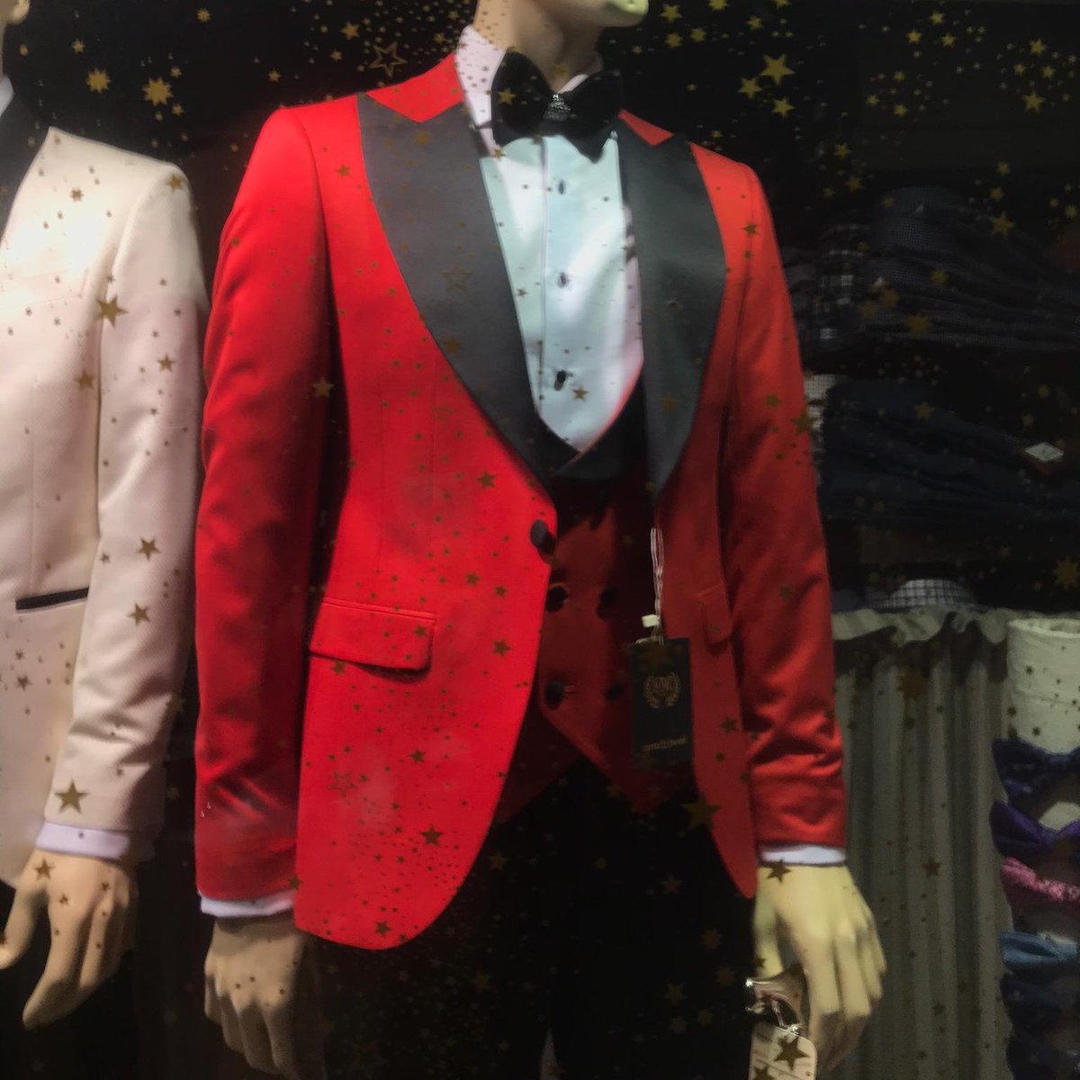 Felices, elegantes y actuales fiestas