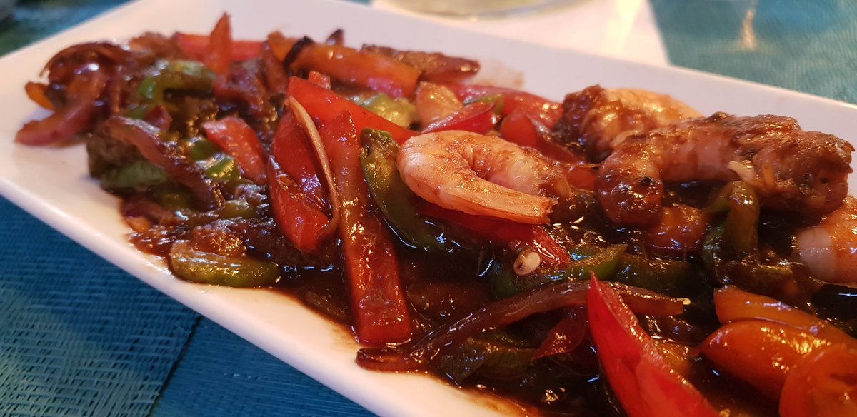 Hoy rompemos una lanza por los #baresdebarrio 😊 Buena comida, buen trato, precios moderados y una gran variedad de 🍺 son los ingredientes de #ElDucado ¿quieres conocerlo? 👉 madridmeenamora.com/single-post/el…