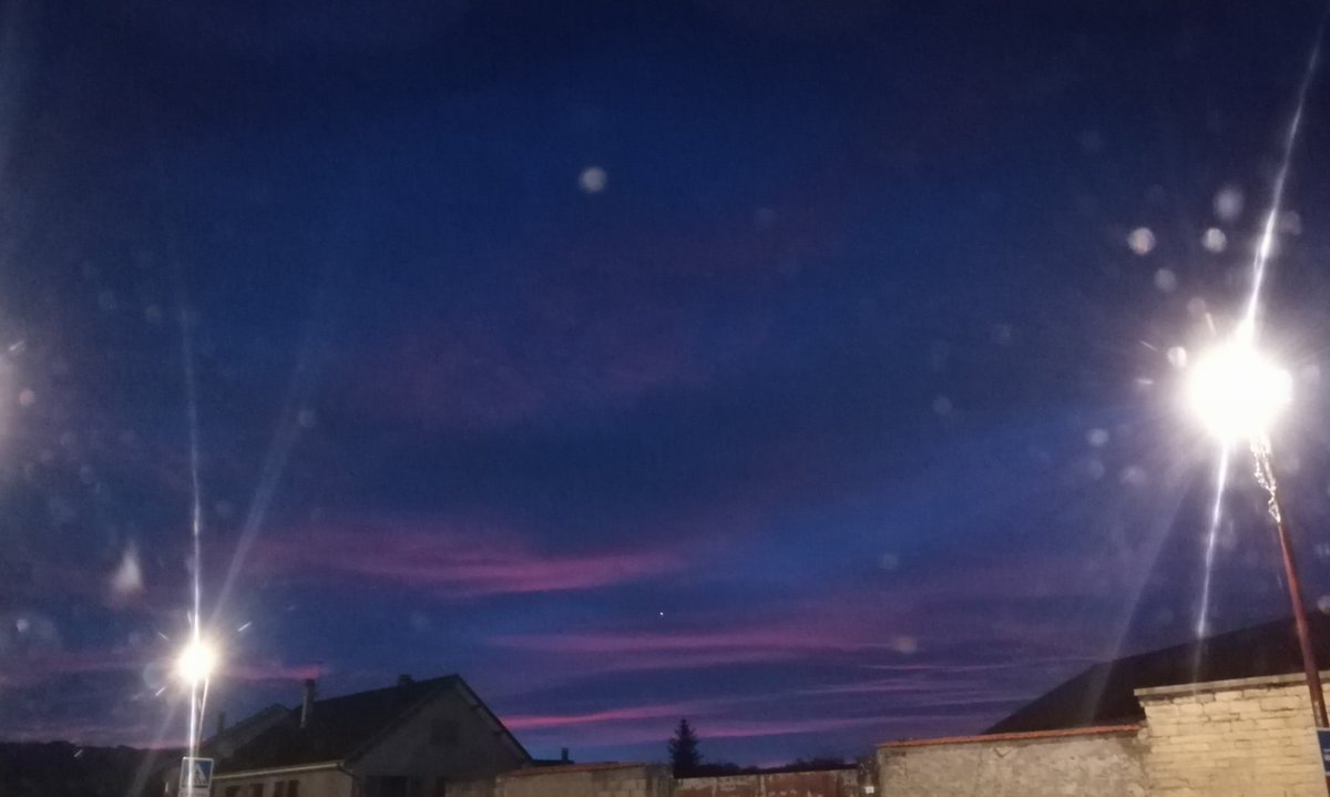 mary_line38's tweet photo. Le ciel ce matin, quand j'ai déposé mon mari au boulot. C'etais magnifique en vrai, dommage que cela rendent moins bien en photo. 😁
#BTSWins10s
@BTS_twt
Tout en écoutant #PersonaObjectifOr https://t.co/JQlXrOkf20