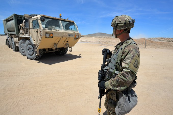 الجيش الامريكي يستلم عربات لتجميع المياه الصالحة للشرب من الهواء الجاف