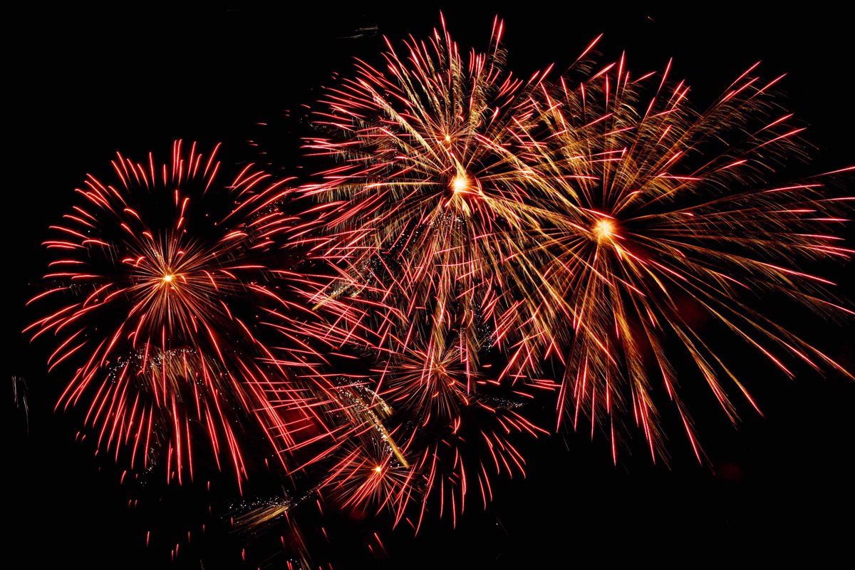 VisitDevon's tweet image. Once #Christmas is over, we’re all looking forward to the #NewYear and welcoming in #2020 with a bang. To make sure that you have the very best time when seeing in the new year in Devon, take a look at a few of the #events that are going on in the county: bit.ly/2LOJiST