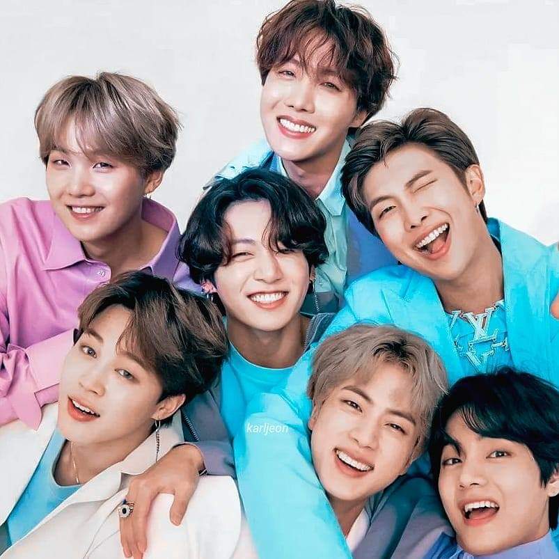 pinkuetata's tweet photo. my universe💜 >>>> @BTS_twt https://t.co/JpdAMqWBRX