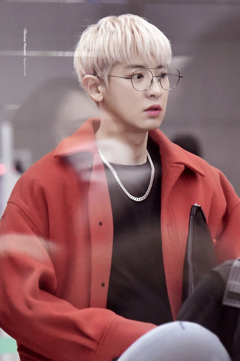 chanyeol pics tweet media