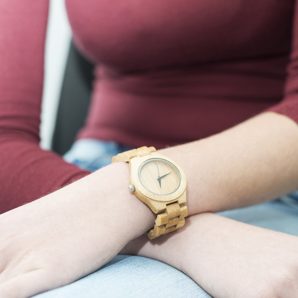 CreativeUseofTe's tweet photo. Nog op zoek naar een mooi kerst cadeau? Door een persoonlijke boodschap op de achterzijde van het houten horloge te graveren heb je pas echt een uniek cadeau !

https://t.co/vG2FNKnOL2
 #gift #ideecadeau #christmas #xmas #kerstcadeau #christmastree #kersttip https://t.co/BzimpbE9En