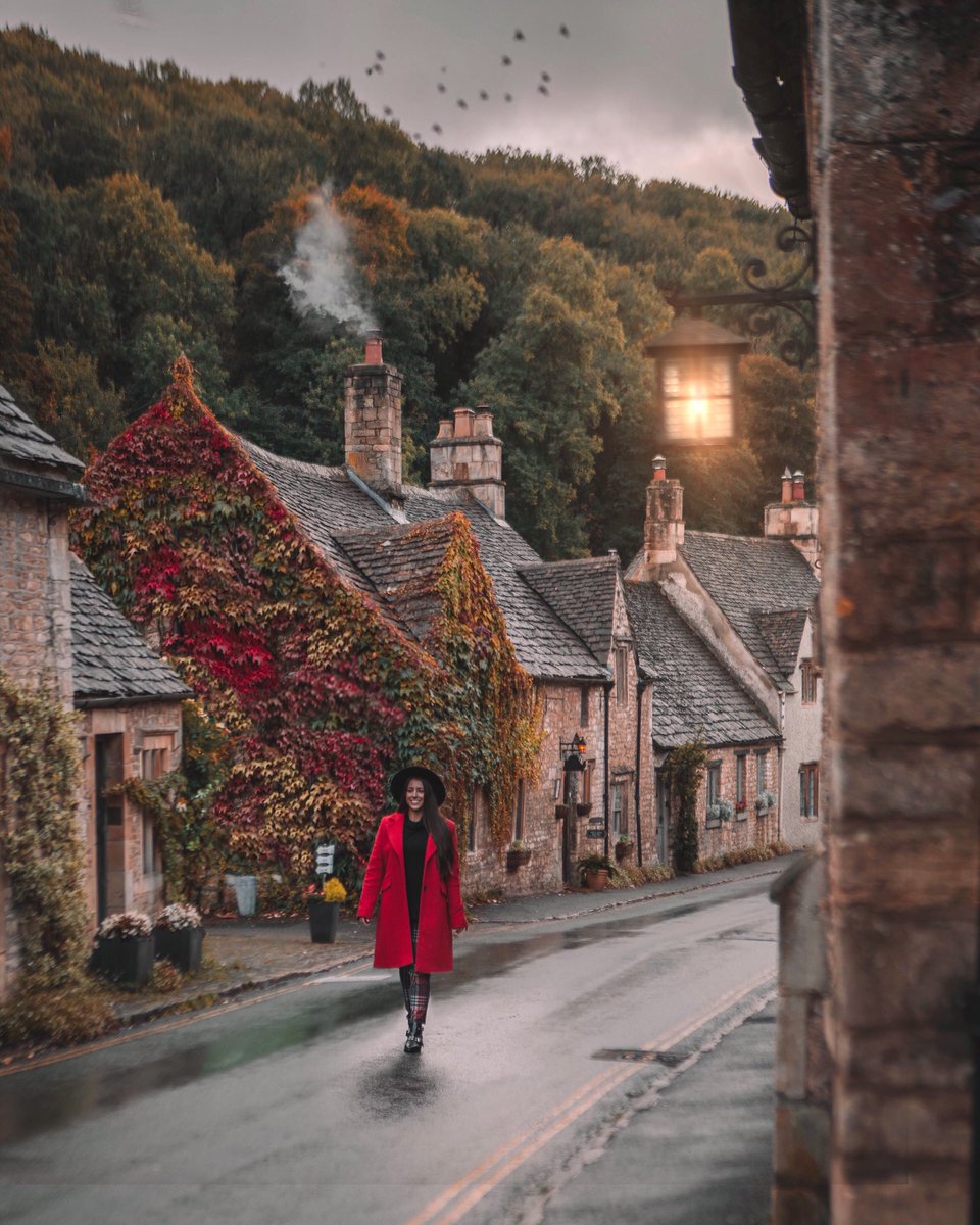 I know most people are full into Christmas mode but I’m still not sure I’m ready to let go of Autumn 🍂 already misssing these amazing colors &amp; places I saw in October #England #autumn #travelphotography #UnitedKingdom