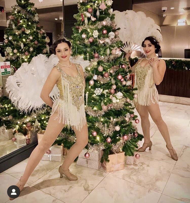 level5talent_'s tweet photo. The gatsby girls looking fantastic this Christmas! 😍🎄✨

#entertainment #dancers #gatsby #london #hotel #hospitality #talent https://t.co/sKUTlLM42G