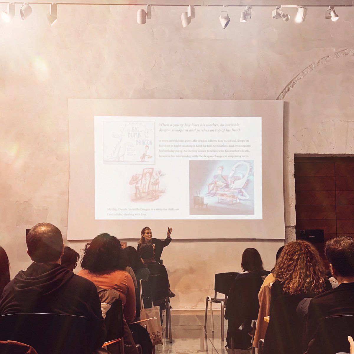 birgittasif's tweet photo. From a lecture I did @Baba_Kamo in Valencia, Spain this past weekend and talked about how I make books and the importance of children’s books in our world today! 🌍❤️🌿 Thank you again for inviting me ❤️📚#picturebooksmatter #babakamo https://t.co/hyVllCkglT