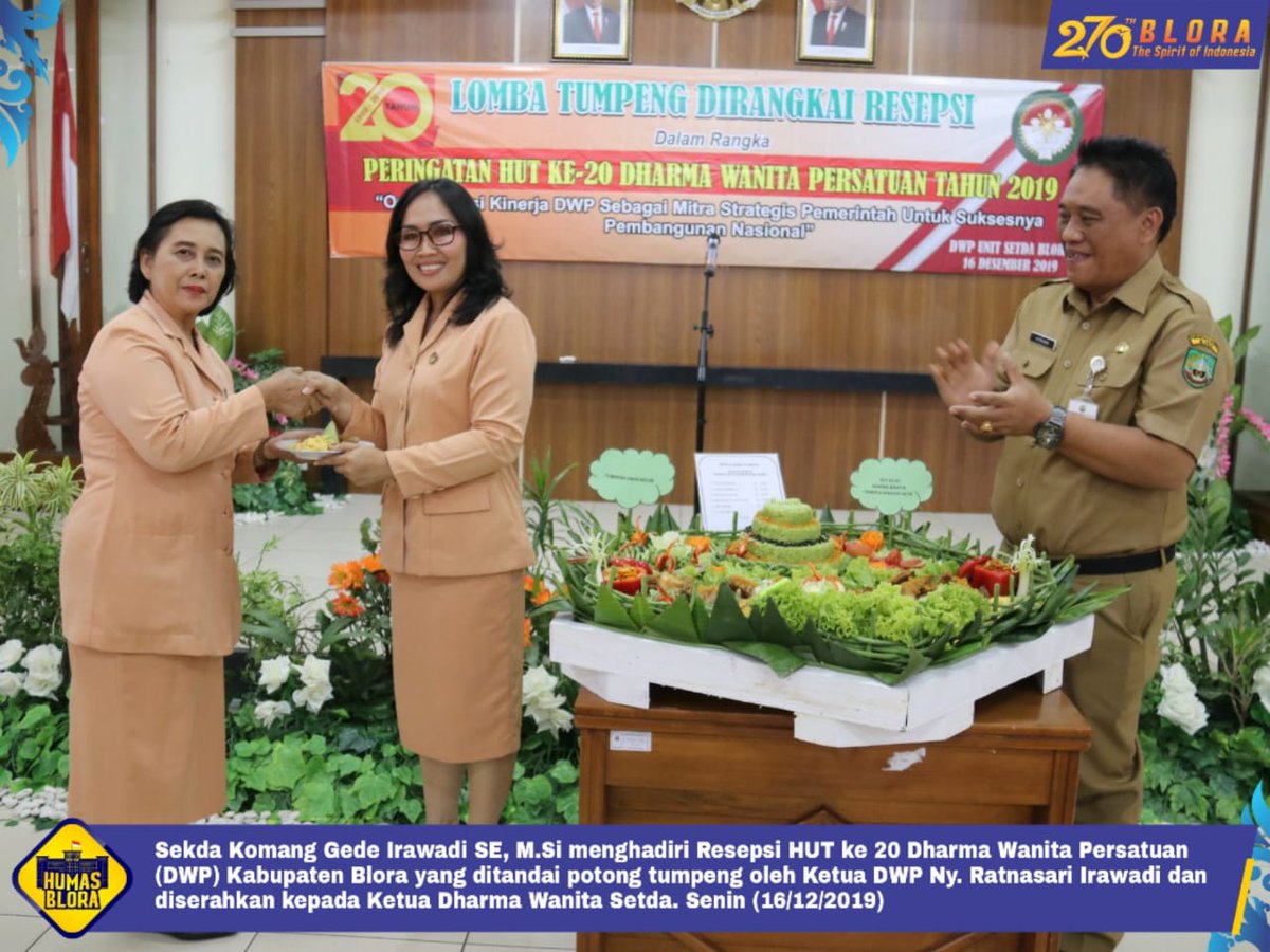 ProkompimBlora's tweet photo. “Selamat HUT ke 20 untuk Dharma Wanita Persatuan Kabupaten Blora. Semoga bisa mengoptimalkan potensi organisasinya sebagai mitra pemerintah menuju suksesnya pembangunan di Kabupaten Blora,” ucap Sekda @KomangG_Irawadi

#Blora #HumasBlora #PemkabBlora #HUT20DWP #HariJadi270Blora https://t.co/bO40Irdt6s