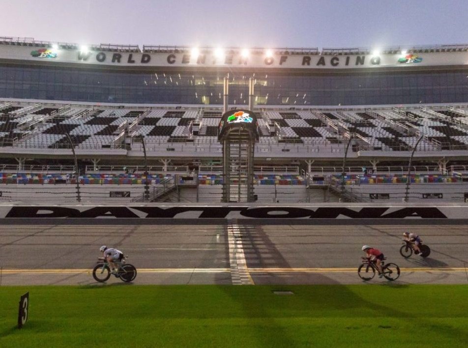 High-octane and close racing at the second edition of @ChallengeDIS on Saturday. Check out this extended gallery of the race from the @DISupdates, Florida >>> tri247.com/triathlon-news…