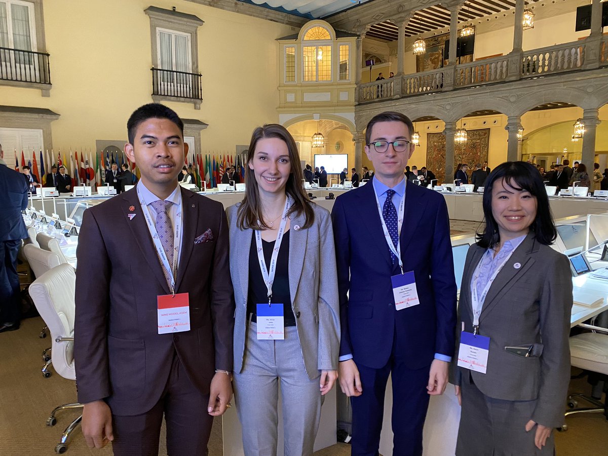 asefedu's tweet photo. #ModelASEM student representatives at #ASEMFMM14. We are ready to address the ASEM Ministers with our call for stronger #youthempowerment in #ASEM @aseforg @CasaAsia @AsiaEuropeMtg https://t.co/3vhq7Wp4Vu