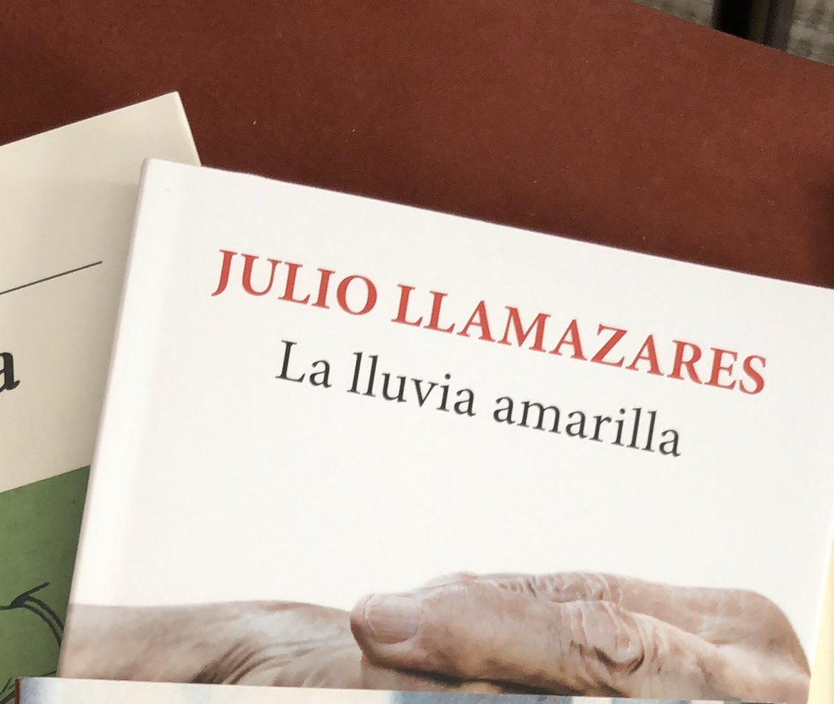 Día 7 del reto que acepté de <a href="/sarateacher07/">sarateacher07</a> de publicar durante 7 días la portada de libros sin comentarios ni reseñas, invitando a una persona para que lo haga. Invito a <a href="/diegoteaches/">Diego Vera</a> ¿Aceptas?