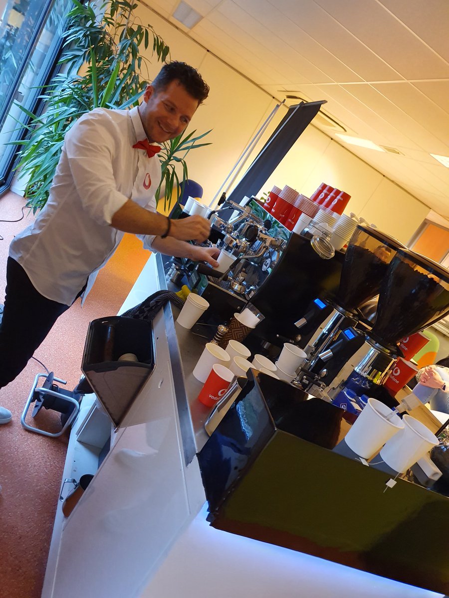 Da's een lekker begin van de week bij <a href="/HighcareNL/">Highcare</a>. Met dank aan <a href="/vodafoneNL/">Vodafone Nederland</a>.