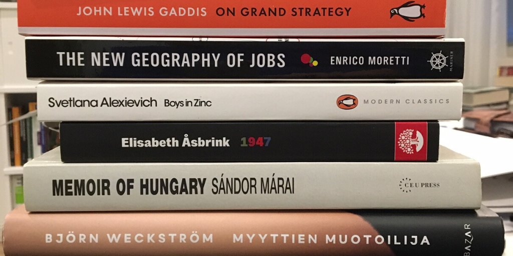 Mitä luet jouluna? @AlpoRaina kasasi nipun epätavallisia lomakirjoja yritysjohdolle. Nyt vielä ehtii kirjastoon tai johonkin amazoniin… mailand.fi/mita-lukisit-j…