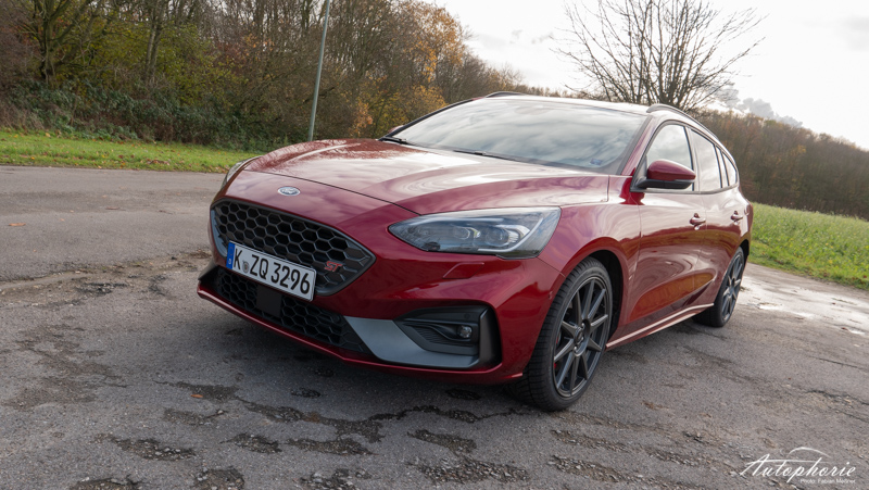Ford Focus ST Turnier Test: Mama, Papa und die Kids sind glücklich autophorie.de/2019/12/16/for… #ford #fordperformance #FocusST