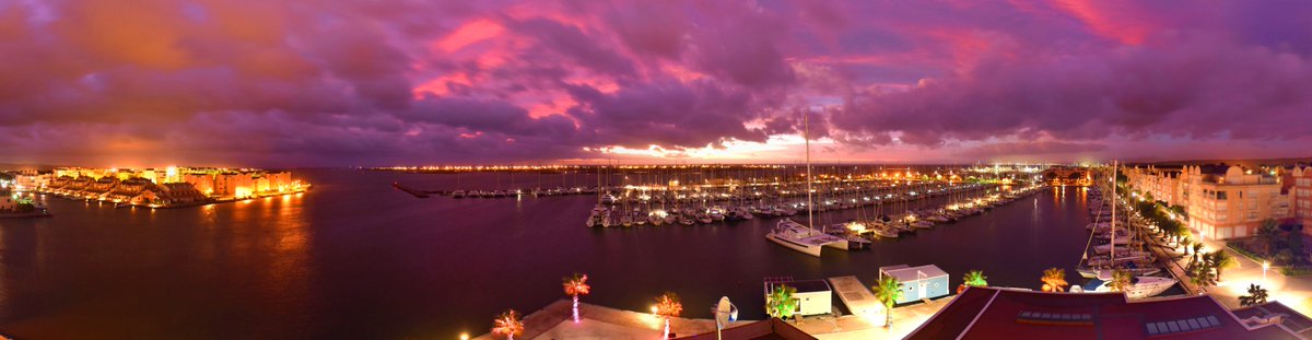 skaping's tweet photo. Avant le gris c'était rose à 100% sur nos caméras de Gruissan 😍
@GruissanTourism #gruissan #gruissanplage #plagedeschalets #landscape #pinksky #MondayMotivation #morning #sunrise https://t.co/6DOeejwhOw