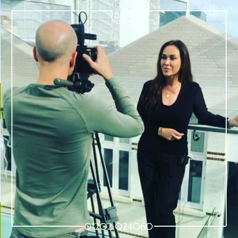 riveraesthetics's tweet photo. On the 4th day of #tweakmas we are celebrating our very own Dr Woodward who taught at the @Sinclair_uk Masterclass
2019.
#globaltrainers #experts #topoftheirfield #doctors#ellanse #silhouettesoftthreads #bestinthebusiness https://t.co/kcEl2kmVp2