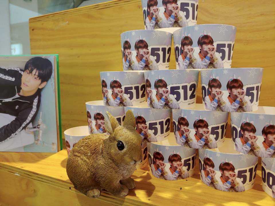 omaspoon313's tweet photo. #soobingsucafe by @soobingsucafe is happening at our cafe today &amp; tomorrow! 🐰

Get your own cute cup sleeve of #TXT #Soobin before they run out! 😄 https://t.co/dmPT0vk6z7