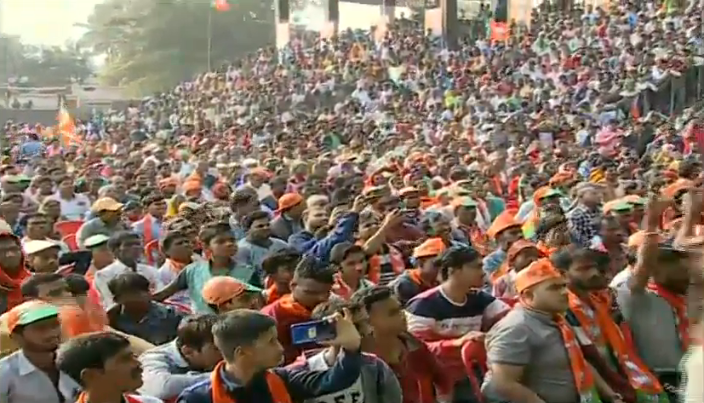 BJP4India's tweet image. 2019 के लोकसभा चुनाव में झारखंड ने 14 में से 12 सीटें मोदी जी को दे दी और संसद के पहले ही सत्र के अंदर जम्मू कश्मीर से अनुच्छेद 370 और 35A को उखाड़ फेंकने का काम मोदी सरकार ने कर दिया: श्री @AmitShah #HarVoteModiKo