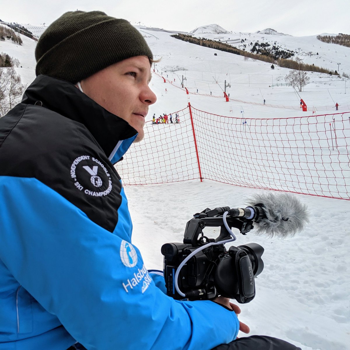 A big shout out to <a href="/Blink_Video/">Blink Video</a> who is filming for our GCSE PE students today, helping them achieve those top level results ⭐ #SchoolSkiChamps2019 #PEChat