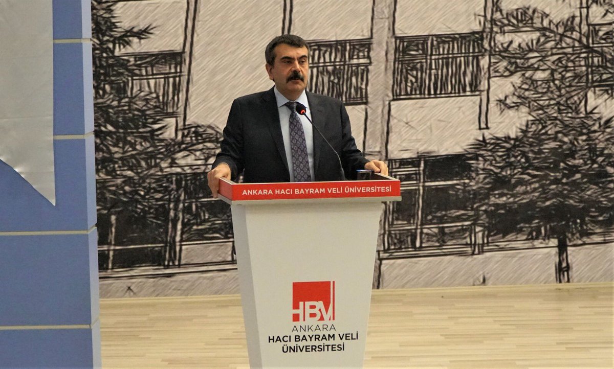 hacibayramedutr's tweet photo. İktisadi ve İdari Bilimler Fakültemiz tarafından düzenlenen "Uluslararası Kimlik ve Göç Çalışmaları Sempozyumu" başladı. Açılış törenine Rektörümüz Prof. Dr. Yusuf Tekin'in yanı sıra İçişleri Bakan Yardımcısı Prof. Dr. Tayyip Sabri Erdil ile akademisyenler ve öğrenciler katıldı. https://t.co/tDJ6dLJRwx