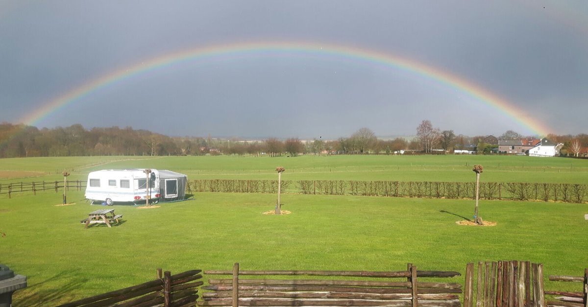 Al een tijdje geleden!
Maar het blijft oh zo mooi......
Een prachtige regenboog over onze #kampeerboerderij in #ZuidLimburg!
Dat is genieten!!!!
hofvanlibeek.nl