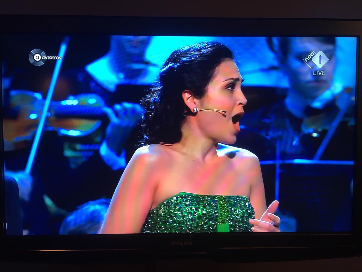 Aylin Sezer (@_aylinsezer_) on Twitter photo Dank aan <a href="/avrotrosmaestro/">Maestro</a> <a href="/NPO1/">NPO 1</a> wat een geweldige team! <a href="/KuizengaRobert/">Robert Kuizenga</a>, ik hoop dat we vaker samen mogen zingen! <a href="/monichendrickx/">Monic Hendrickx</a>, elke keer met jou op het podium is een feest! En dank vooral aan het Orkest van het Oosten! youtu.be/mjIRtif7H6k
#Maestro #avrotros #stabatmater Dank aan <a href="/avrotrosmaestro/">Maestro</a> <a href="/NPO1/">NPO 1</a> wat een geweldige team! <a href="/KuizengaRobert/">Robert Kuizenga</a>, ik hoop dat we vaker samen mogen zingen! <a href="/monichendrickx/">Monic Hendrickx</a>, elke keer met jou op het podium is een feest! En dank vooral aan het Orkest van het Oosten! youtu.be/mjIRtif7H6k
#Maestro #avrotros #stabatmater
