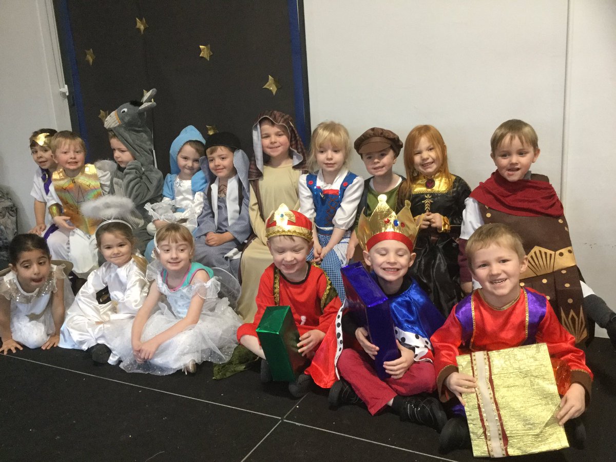 BlackrodPSch's tweet photo. A very festive start to Monday watching @BPS_Picasso Nativity dress rehearsal. https://t.co/yJkRYmxI6k