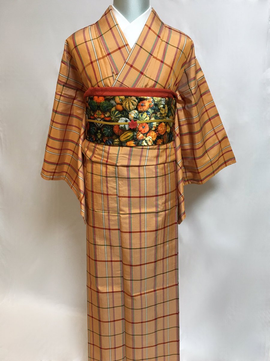 liberation_shop's tweet photo. 着物を追加しました！！
逸品アンティークや、正統派小紋など可愛い着物がまだまだたくさん残っています。
ベロア帯と合わせて是非ご覧ください✨✨
https://t.co/1CWGr4qpPq https://t.co/LzoqQSQwDK