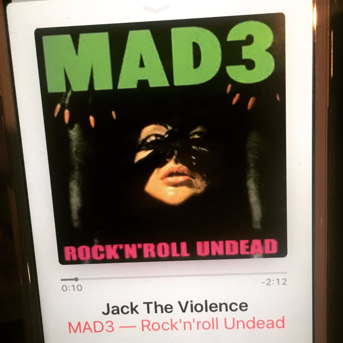 ajitomaster's tweet photo. 今宵のAJITOも”ROCK’N’ROLL KINGDOM”!!!
みなさまのご来店お待ちしておりまーす!
#mad3 #eddielegend #rocknrollkingdom #マッド3 #エディーレジェンド #ロックンロールキングダム #standbarajito #standbar #bar #ajito #divebar #スタンドバーアジト #スタンドバー #バー #アジト https://t.co/QITtmD7oV0