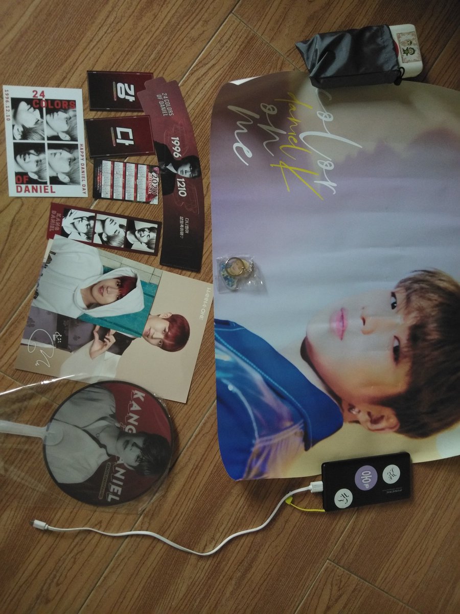 onlyjicm's tweet photo. #24ColorsofDaniel event organised by @chickenspeaches and @kangdanoona on 151219.
Great event and good organizer. Thanks for give me easy question to me get that keychain ๐ and won lucky draw for poster Color of Me too and GA for Jaehwan season greetings โค๏ธ https://t.co/0YelSoeLaD