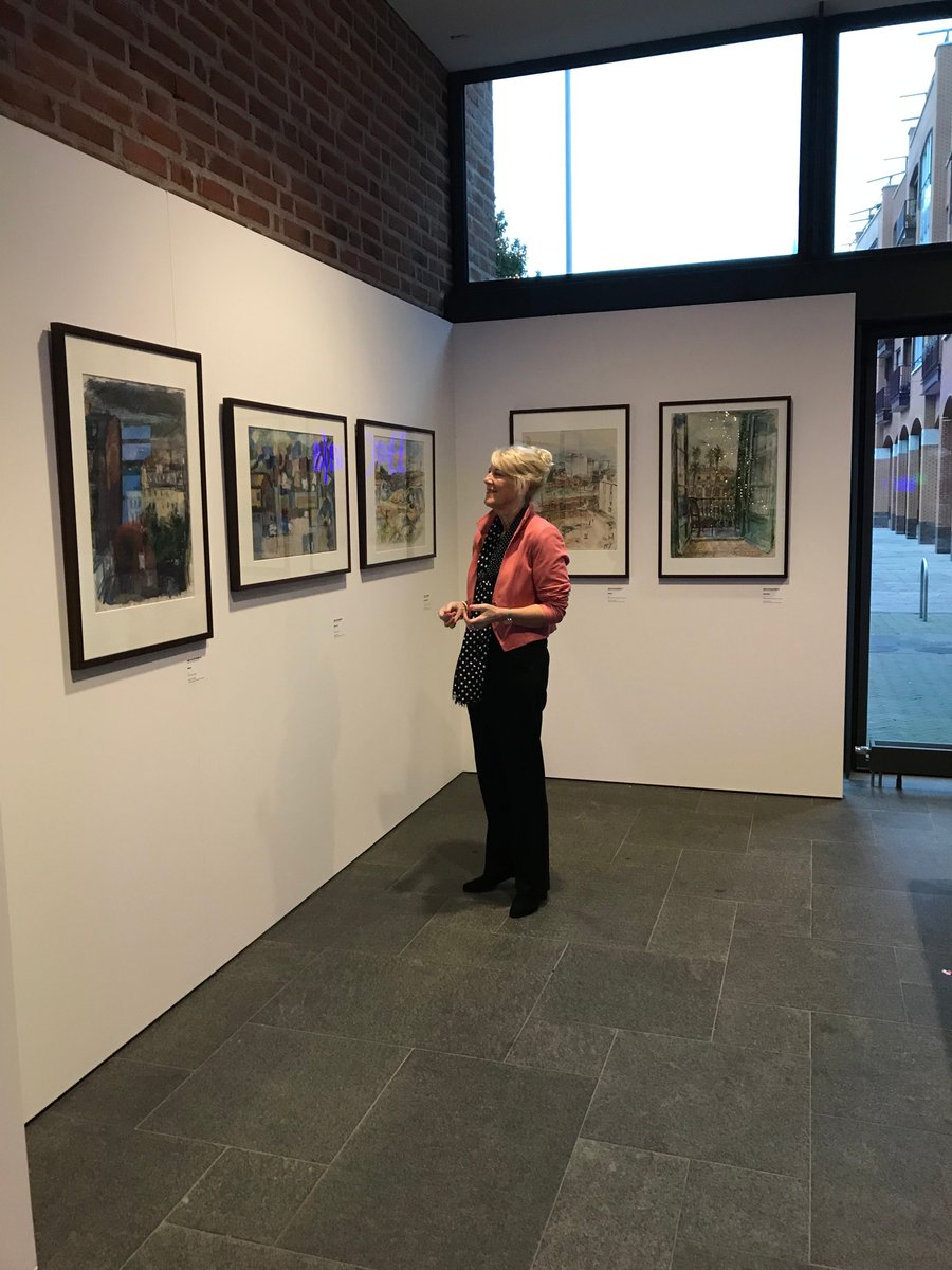 Ben jij geïnteresseerd in kunst? Of nog niet? Kom dan eens kijken naar de prachtige expositie van Agnes van den Brandeler vanuit Museum de Fundatie in de hal van het Huis voor Cultuur en Bestuur. De expositie is gratis te bezoeken en te zien tot en met dinsdag 5 mei 2020.