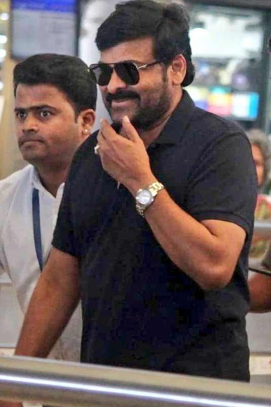 shreyasgroup's tweet photo. Adhe #Classu 🔥
Adhe #Grace 🤙🤙

#MegastarChiranjeevi https://t.co/iVQRwFazWp