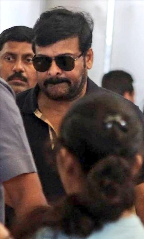 shreyasgroup's tweet photo. Adhe #Classu 🔥
Adhe #Grace 🤙🤙

#MegastarChiranjeevi https://t.co/iVQRwFazWp