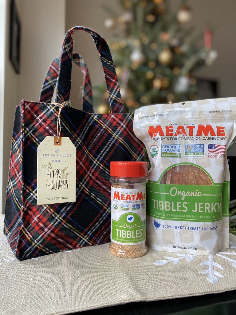 Don’t forget your furry family this holiday season. Pets and pet lovers alike will enjoy this certified organic, certified humane jerky bag and topper with a collapsible travel treat bowl made exclusively by <a href="/ayrshirefarm/">Ayrshire Farm</a> for <a href="/meatmepetfood/">MeatMe</a>.