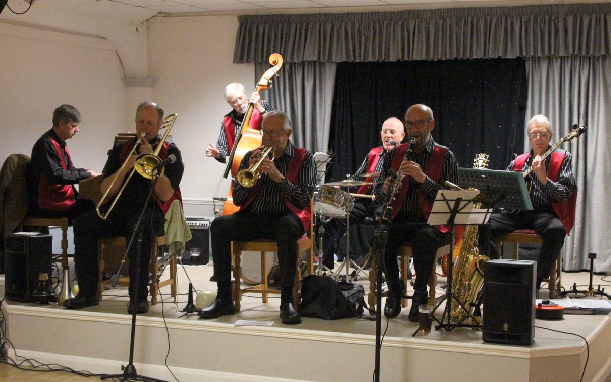 Tonight, it's Christmas party time at Southend Jazz Club  with The Hugh Rainey Jazz Band. Traditional to Swing. Dancing. Sharing finger buffet. Everybody welcome! Music starts at 8pm. £10 on the door. #jazz #Southend