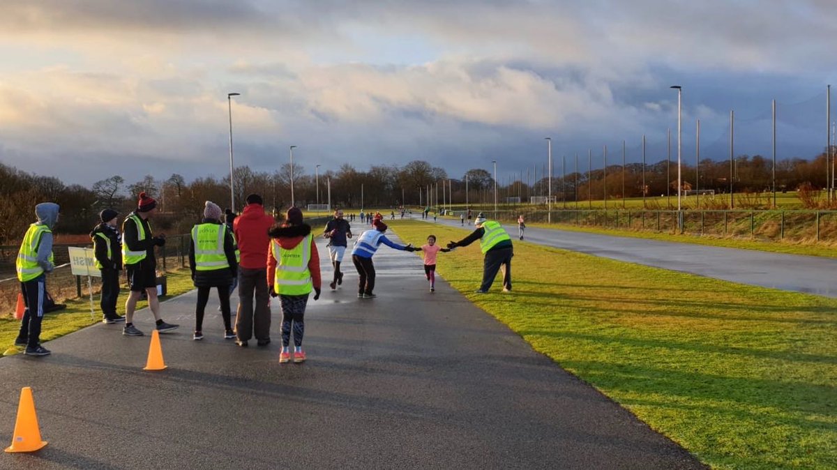 At yesterday’s Bodington junior parkrun the double high five funnel was a huge success 🤩 #loveparkrun