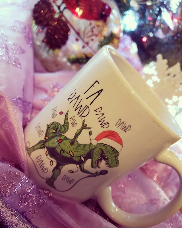 A new entry in my #MugsOfChristmas #ChristmasMug collection, and a fun one!  #TRex for the win 🤣

#ketolifestylecoach #ketoisalifestyle #mostlycarnivoreketo 
#ketostrong #myhealthyketolife #choosingtoliveahealthylife #keto #ketosis #ketogenic  #clean… ift.tt/2rFWd2V