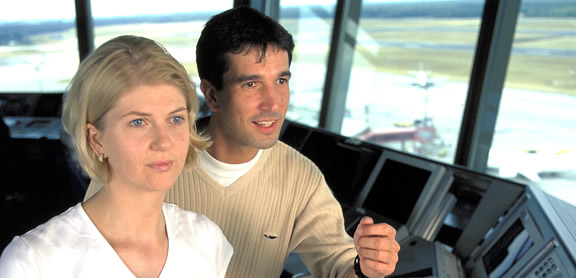 Ehrenfeld_Media's tweet image. Neues Unterrichtsmaterial: Fluglotsin
dfs-schule.de/pdf/fluglotsin…
#DFS powered by #webEdition