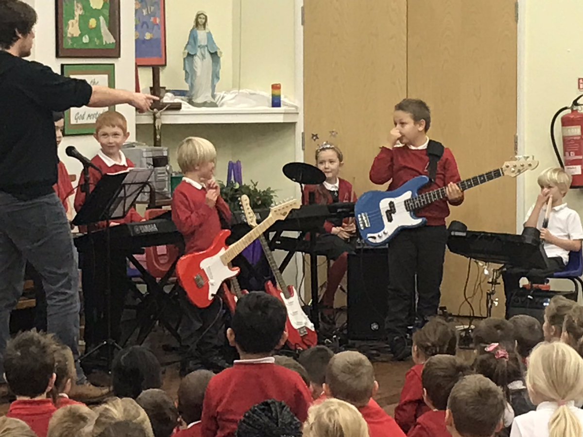 olos_armthorpe's tweet photo. Our school bands were fantastic this afternoon - true superstars in the making!! 🎸🎸🎸🎸🎸 Thanks to the amazing Liam @RSMusicSchool for helping our children in their lessons and performances #madaboutmusic #superbands https://t.co/ueZJ8Ie1Ke