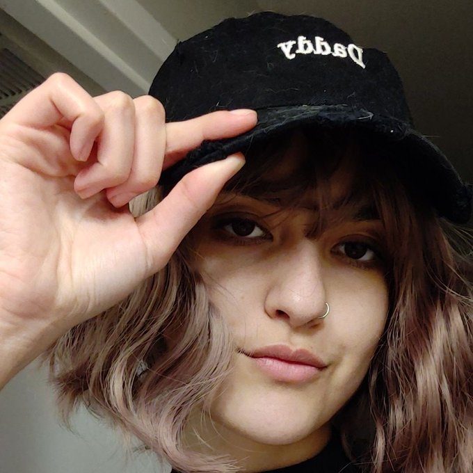 Christmas is only one week away! I want loyal subs for a present don't ruin my Christmas dm me 😘😘 https://t