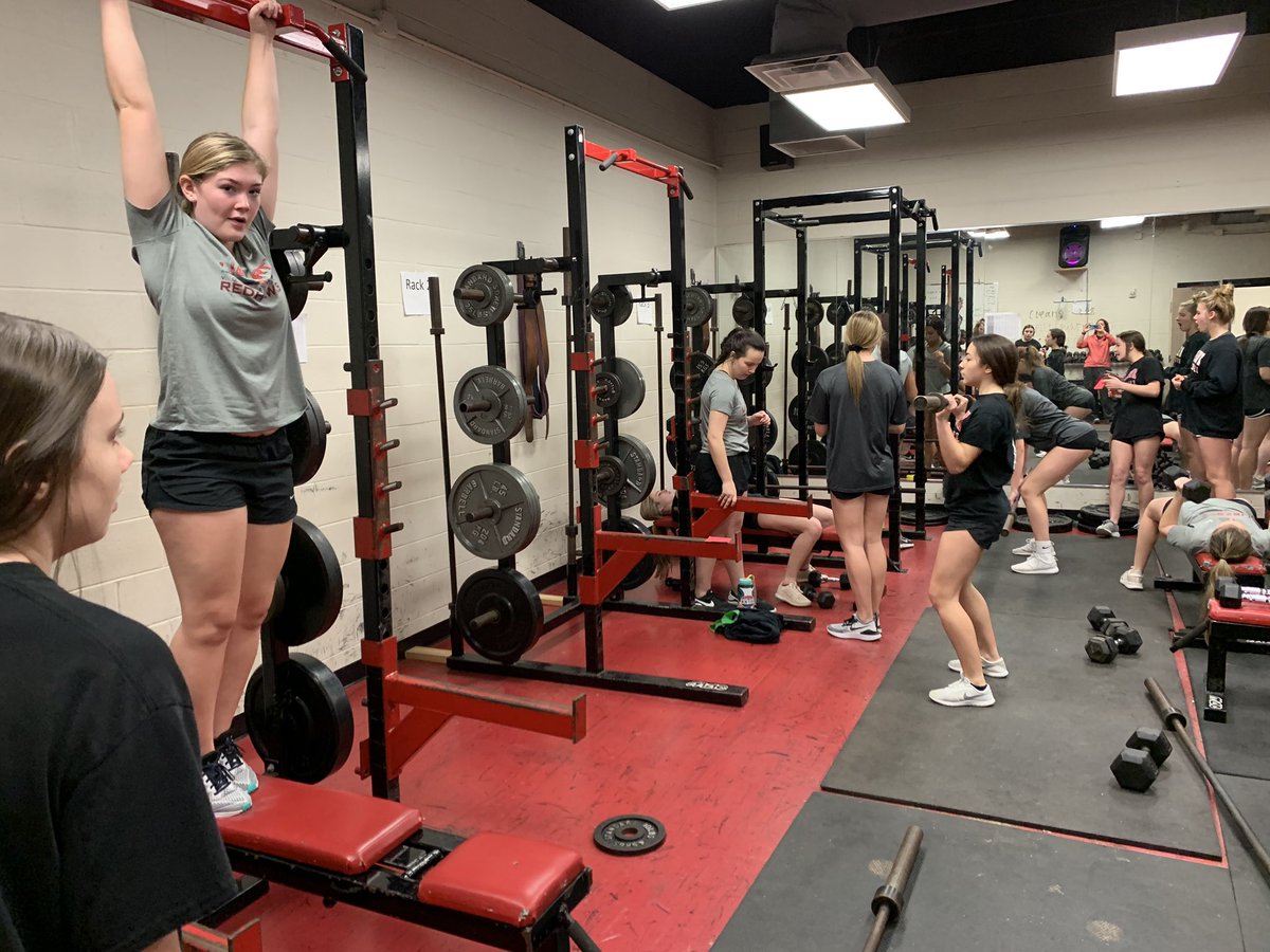 LHSRedhawkVball's tweet photo. 12 days of Christmas workout! On the first day of Christmas my coach gave to me 1 burpee! #rhvb https://t.co/joO36d8ff4