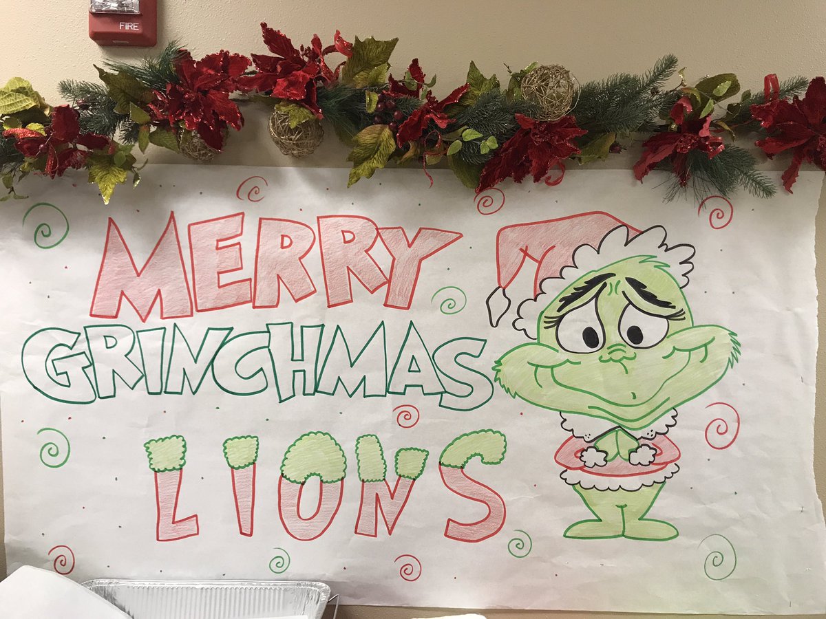 Mz_Serrato_CJES's tweet photo. 🎄”It’s Because I’m Green Isn’t It?!” 😋#5DaysofXMas #WildCard #TeamSISD 🎄 https://t.co/PthM1Y9Cq9
